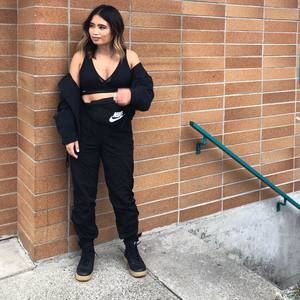 Meet your Posher, Louise